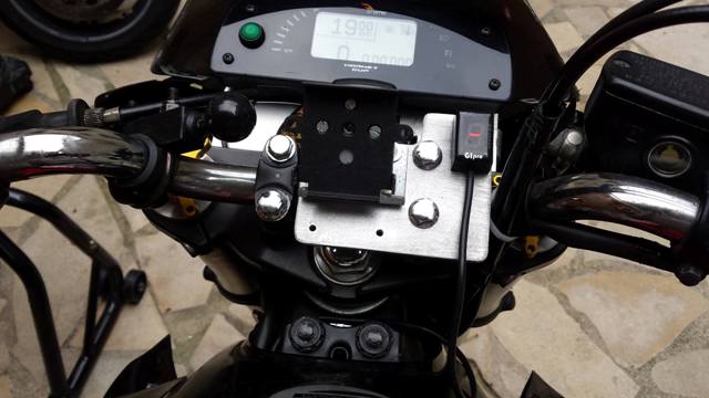 Présentation de la Tondeuse de MrBriko: Hornet 600 2010 Supportchrononew